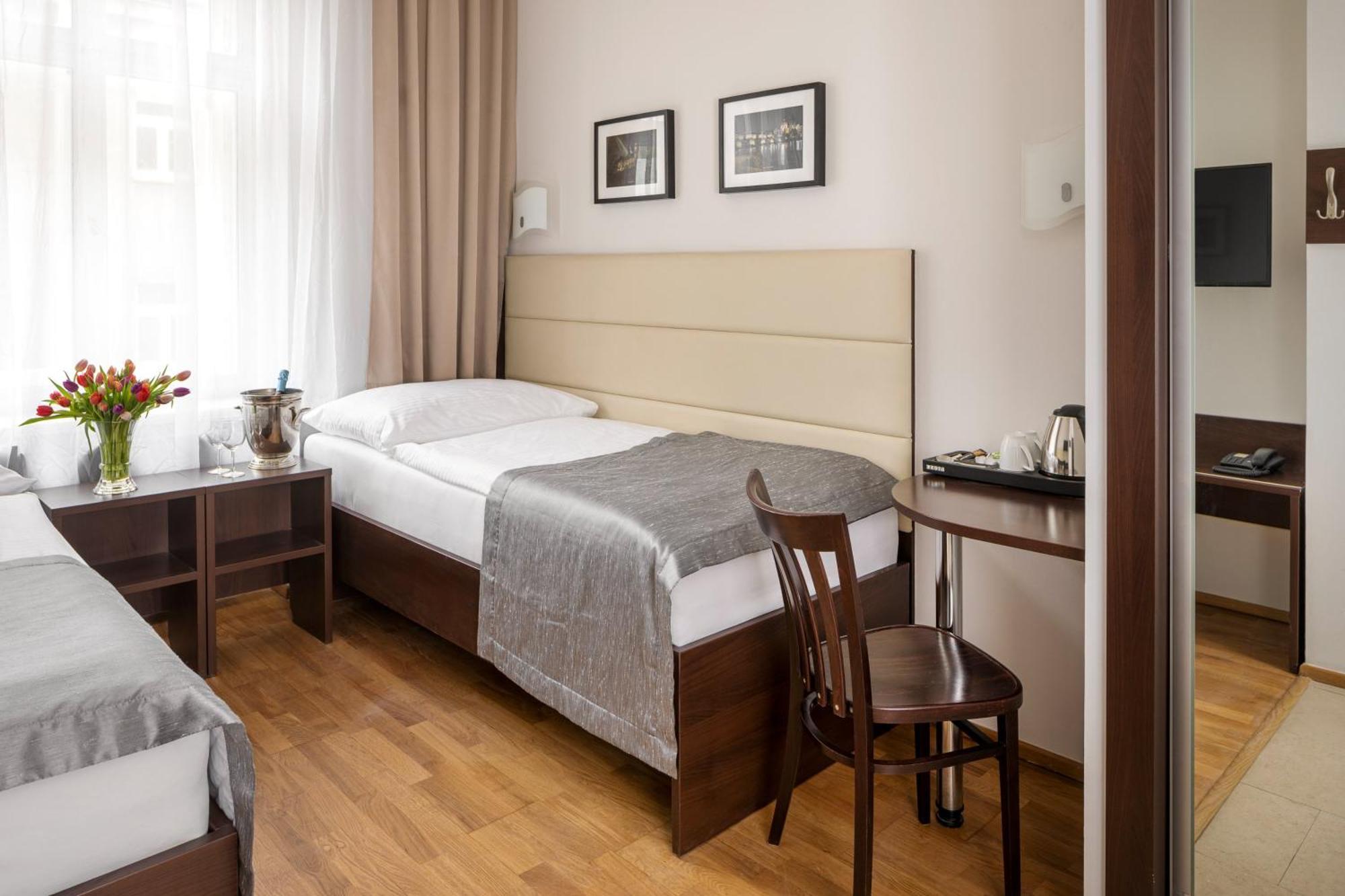 Trevi Hotel 4*